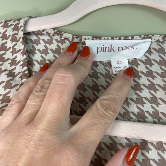 3 for $15 🦋 LIKE NEW Houndstooth Crop Tie Top - Long-sleeve - Picture 7 of 8